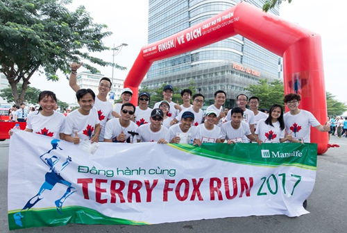 Manulife Việt Nam đóng góp gần 200 triệu cho Quỹ Terry Fox ảnh 1